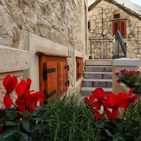 Pensionat Mirula 3*
