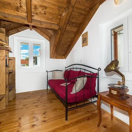 Mirula Guest house 3*